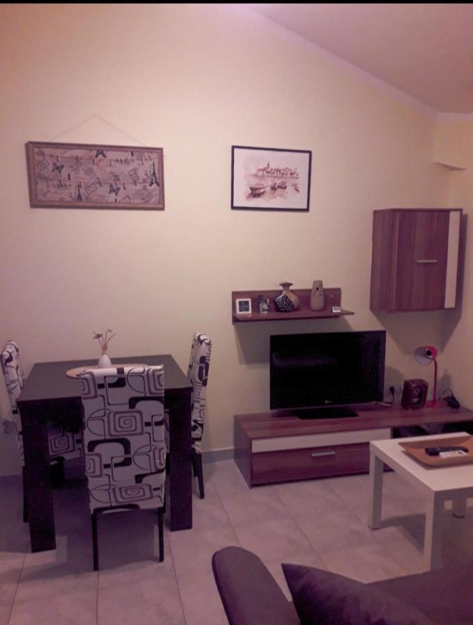 טיווט Petrovic Apartmani מראה חיצוני תמונה