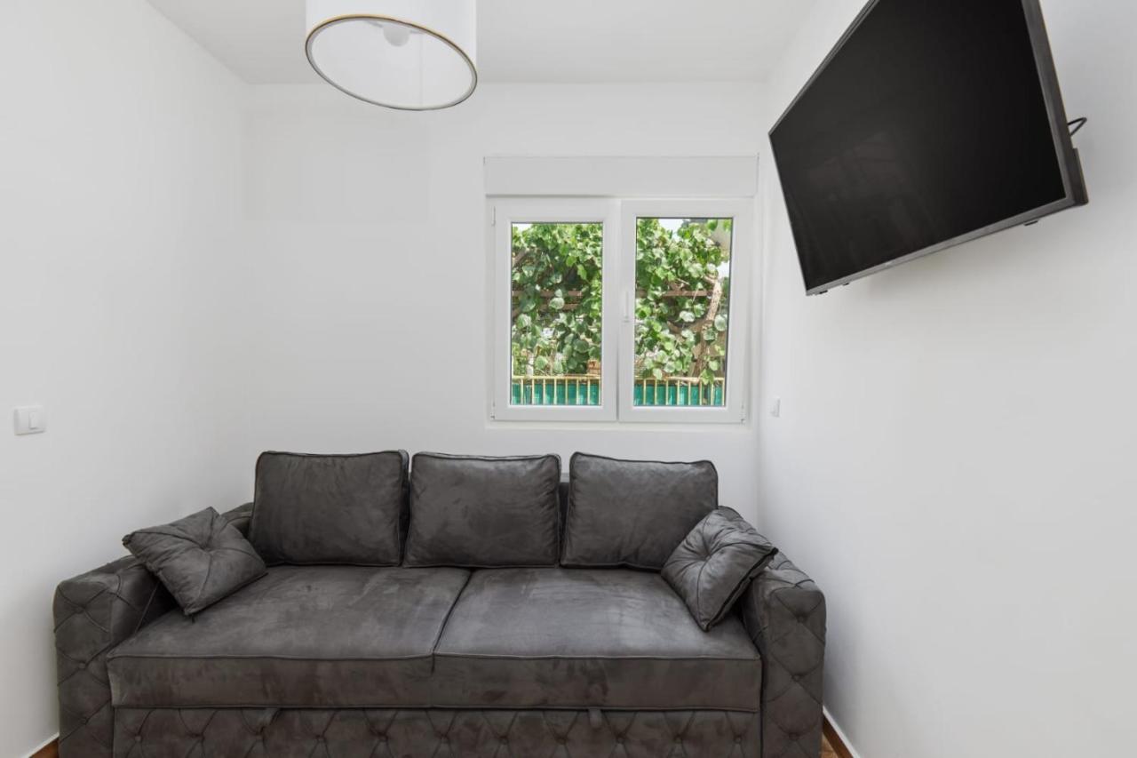 טיווט Petrovic Apartmani מראה חיצוני תמונה