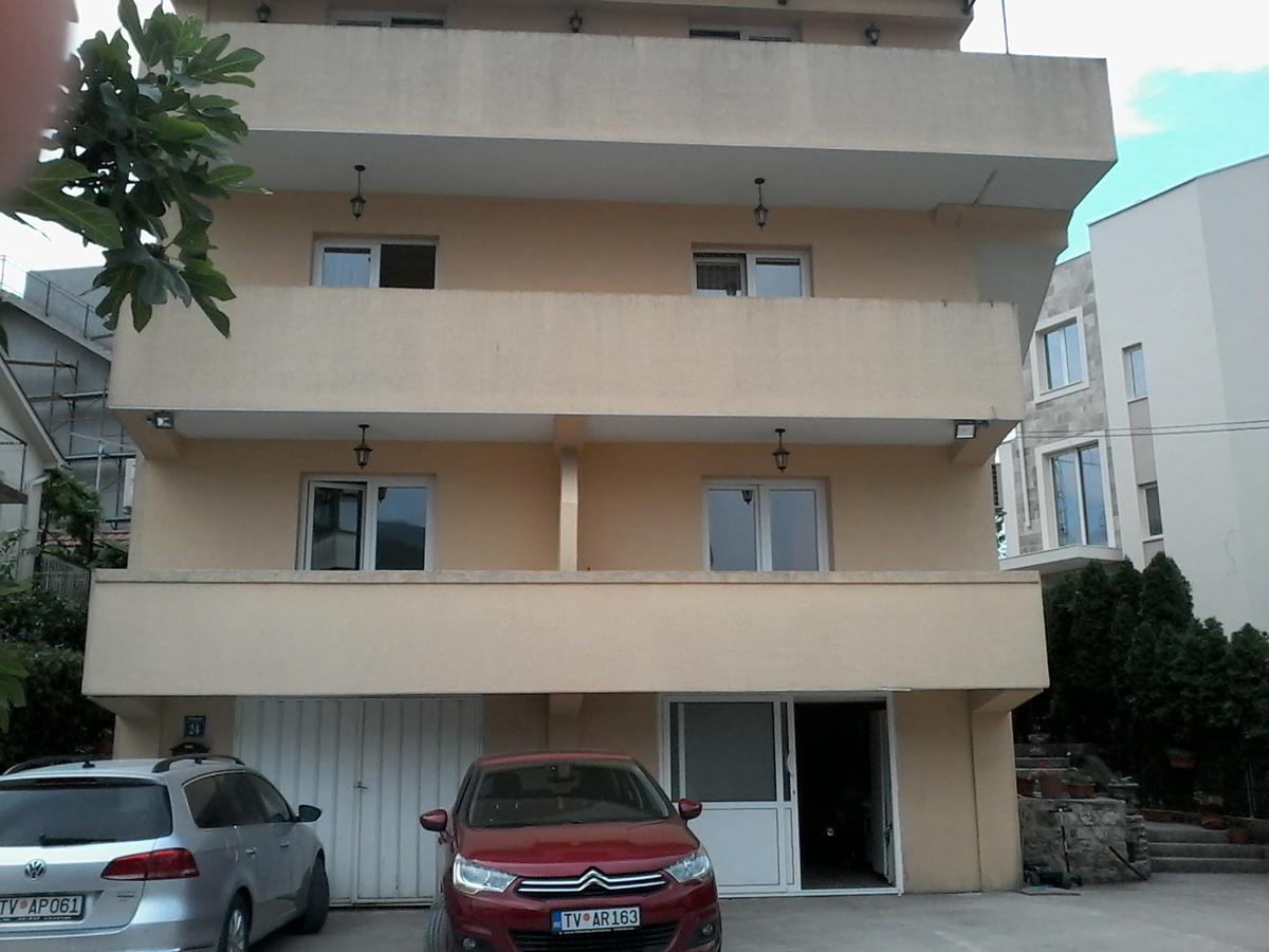 טיווט Petrovic Apartmani מראה חיצוני תמונה